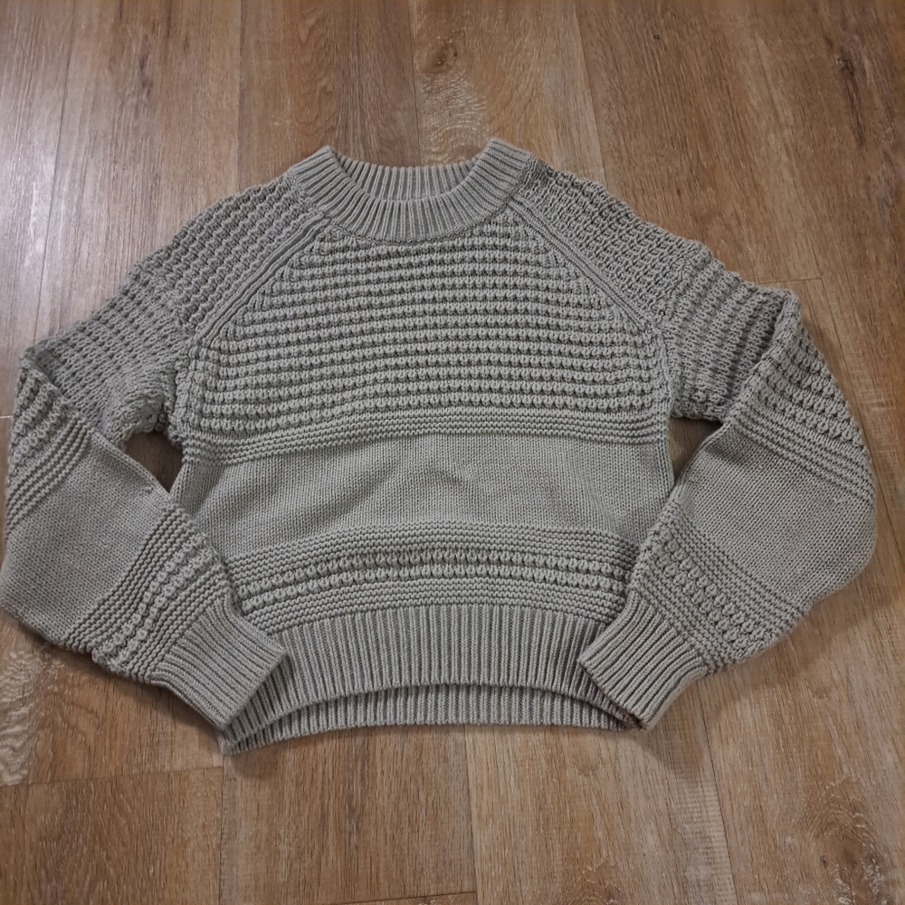 Universal Thread Women's Textured Gray Sweater Size Small